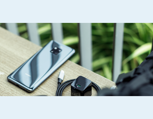 Smartphone con cargador USB