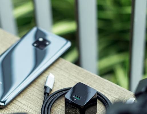 Smartphone con cargador USB