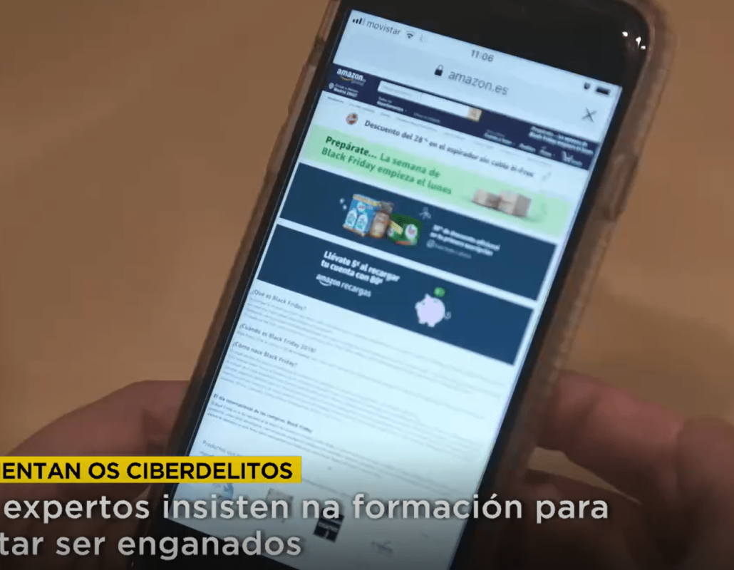Smartphone cun comercio dixital na pantalla