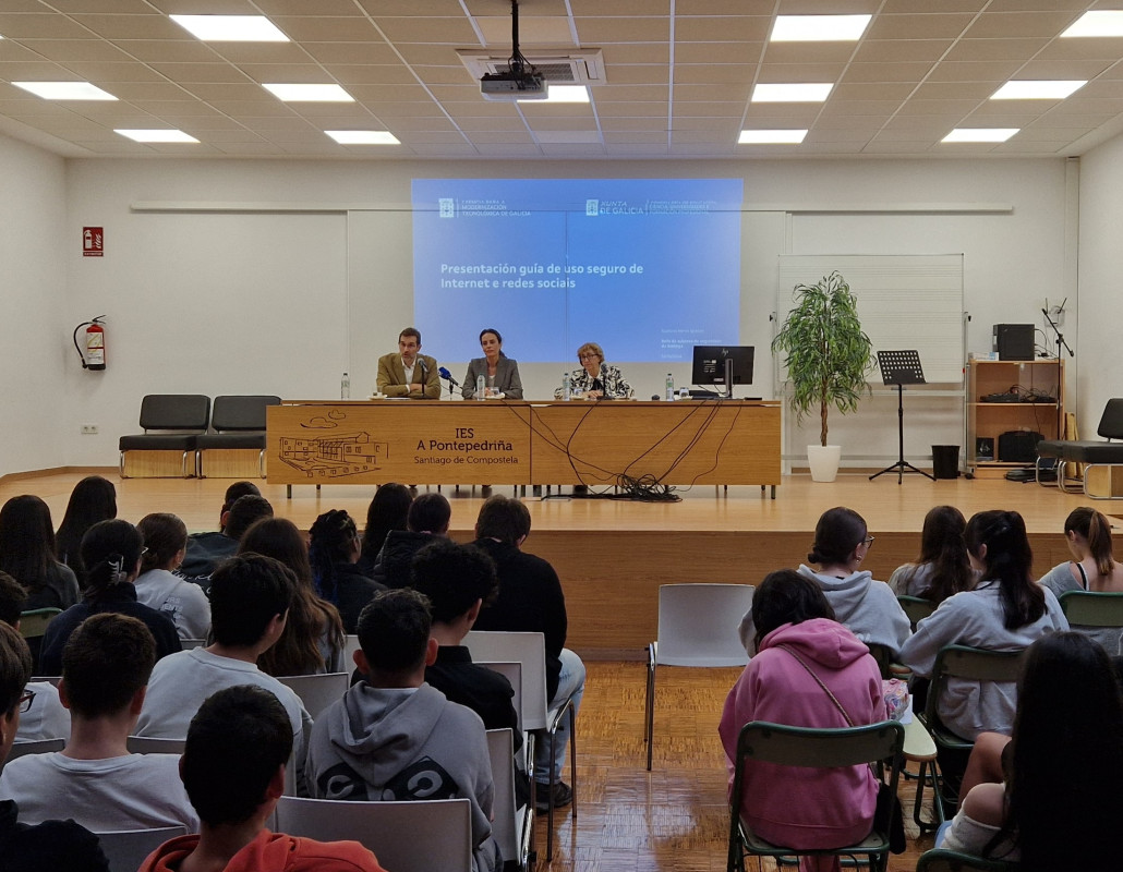 La Guía fue presentada al público en un acto en Santiago de Compostela.